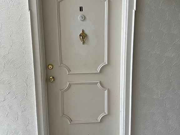 2nd image of 13920 Camelot Dr #78
