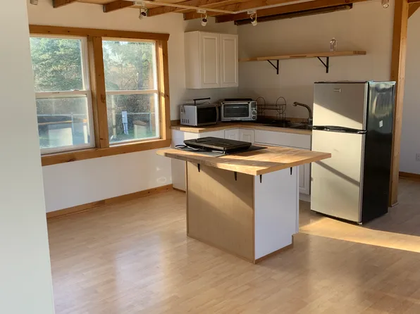 1013 Mallard Ln #B, Camano Island, WA 98282