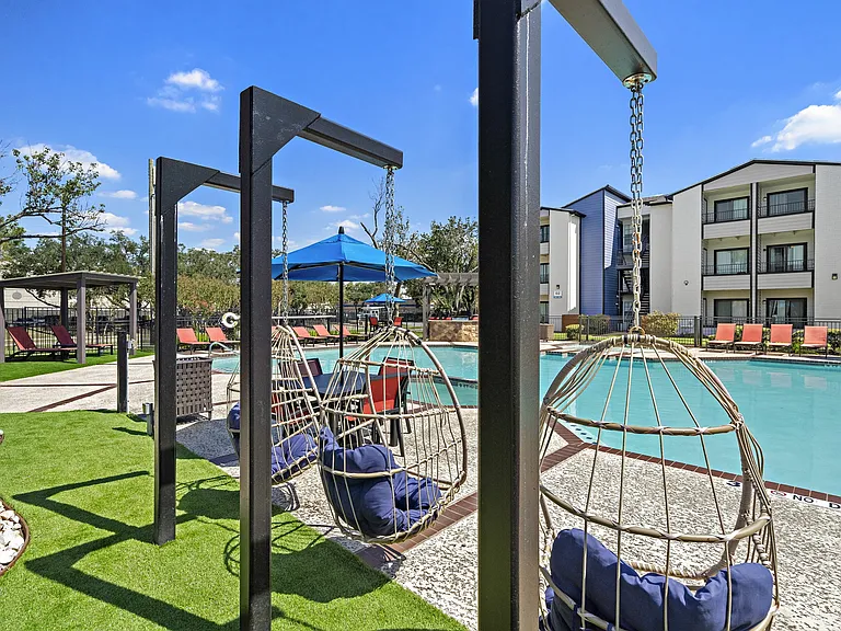 6Ten at Med Center Apartments — Photo 12
