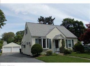 38 Hockanum Dr, East Hartford, CT 06118