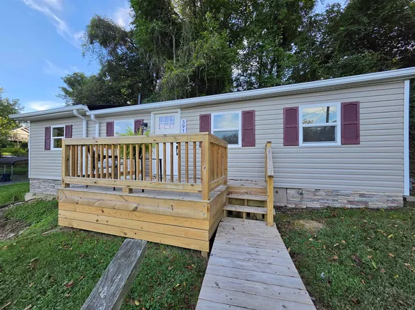 3916 Putnam St, Ashland, KY 41101