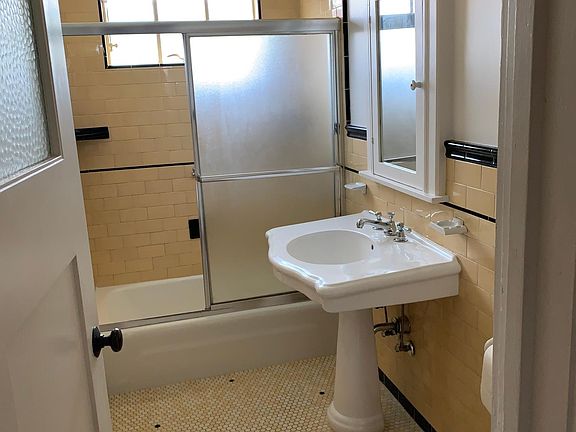 4th image of 132 N Avenue 51