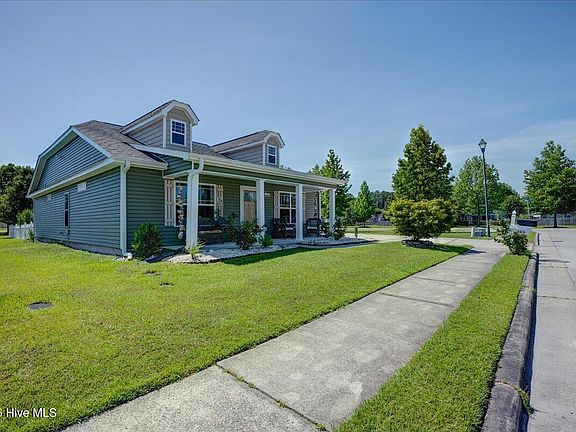 3rd image of 100 Bandon Drive