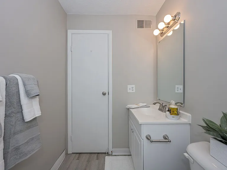 The Woodside Apartments - SPECIAL PROMOTIONS — Photo 9