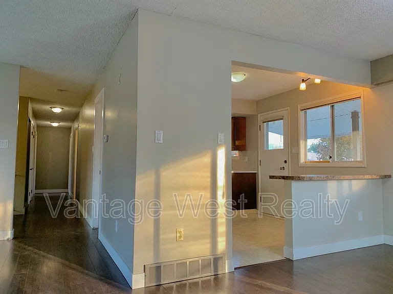 2009A Polo Rd — Photo 7