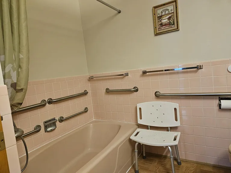 1465 E Spring Ln — Photo 17