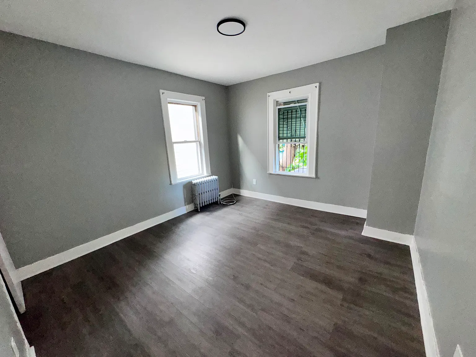 4 bed, $2,550 — Photo 2