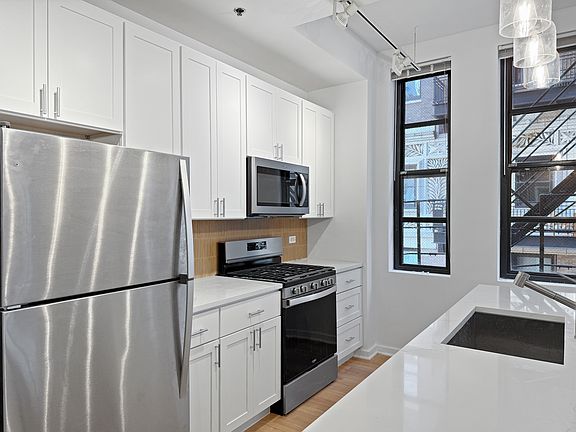 2nd image of 5 N Wabash Ave #1200