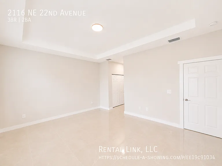 2116 NE 22nd Ave — Photo 13