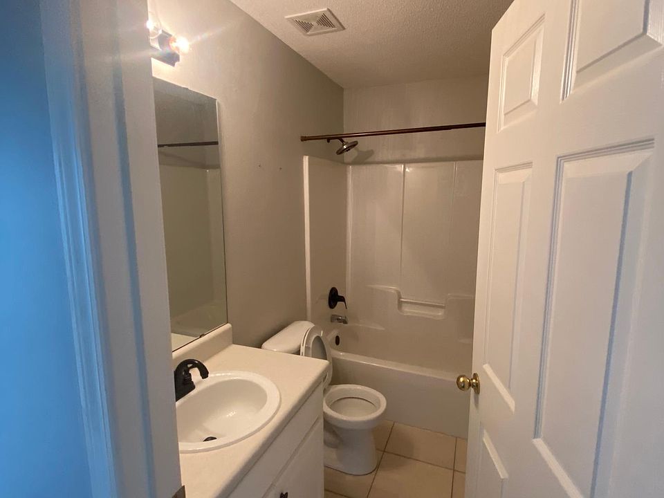 1st image of 5542 Lovaleen Cir