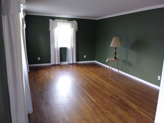 Living Room 19ft 11 in X 12ft4in