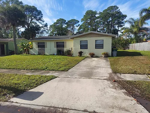 1070 Lee Ave Photo 1