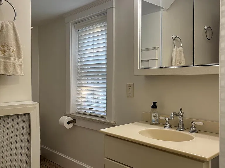 1121 Spring Grove Ave — Photo 16