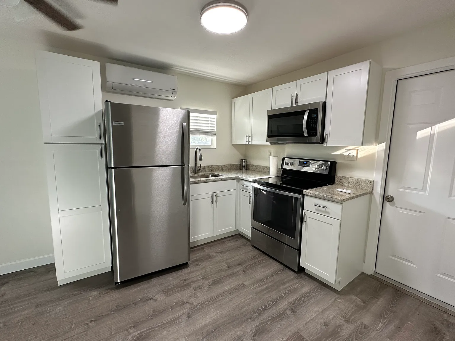 1 bed, 500 sqft, $1,300 — Photo 2