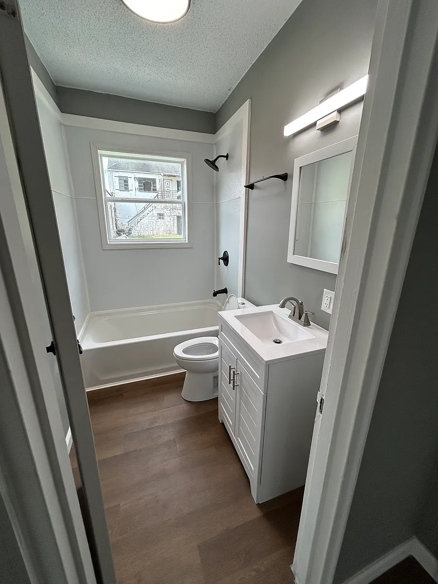 Building Photo - 5355 Midland Trl #14