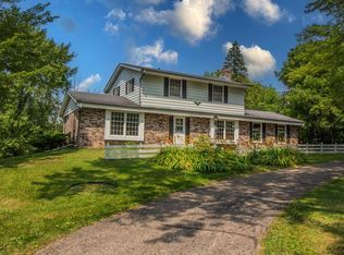 10426 W Heather Dr, Mequon, WI 53097