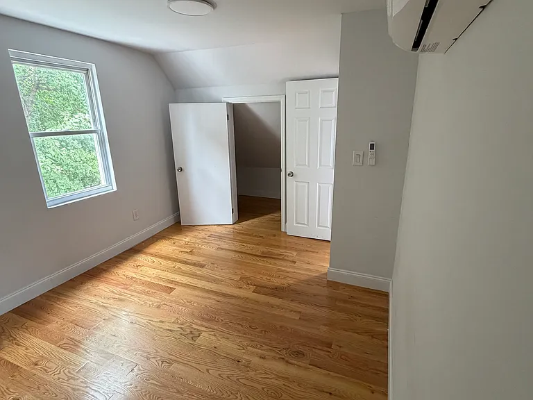 2760 Bainbridge Ave #2 — Photo 6