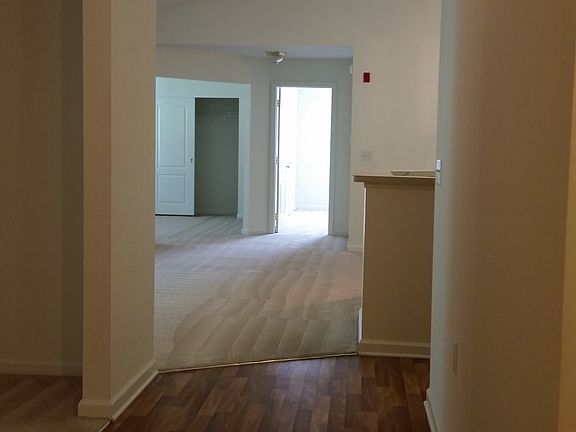 Entry with Tray Cieling