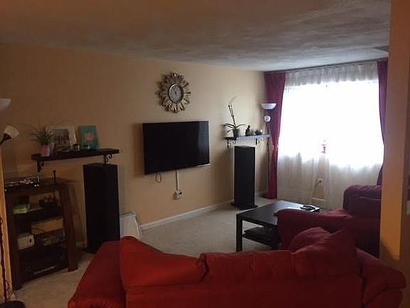 4th image of 86 Sterling Ln #86