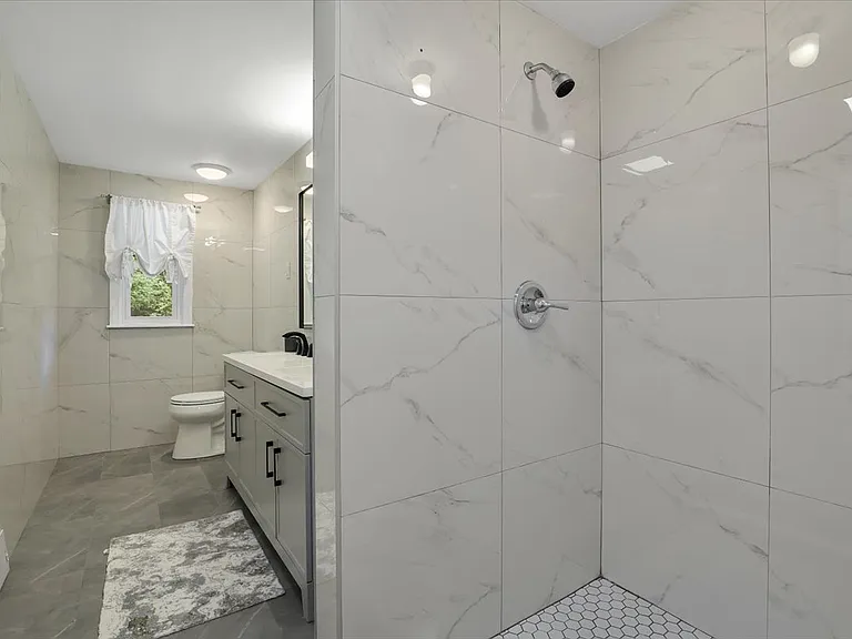 11 W Ridge Dr — Photo 8