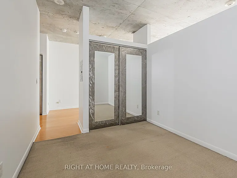 333 Adelaide St E #418 — Photo 18