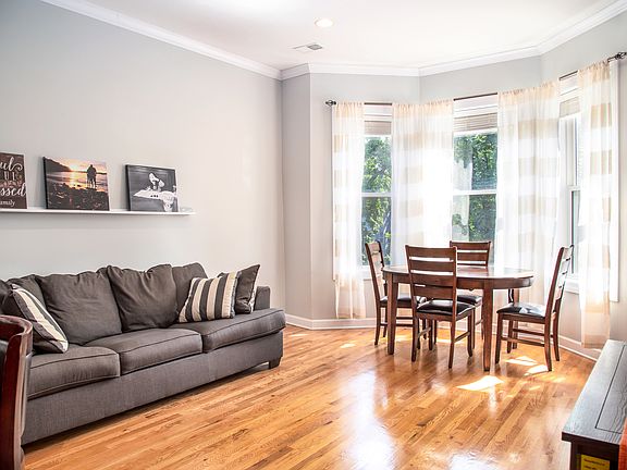 4th image of 3258 N Oakley Ave #2