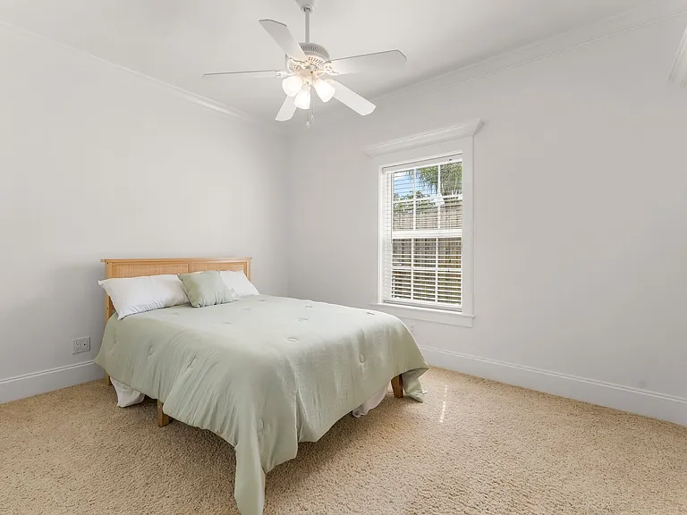 102 Sunset Cir — Photo 32