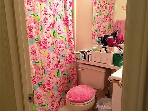 4th image of 402 Berryfield Ln APT B