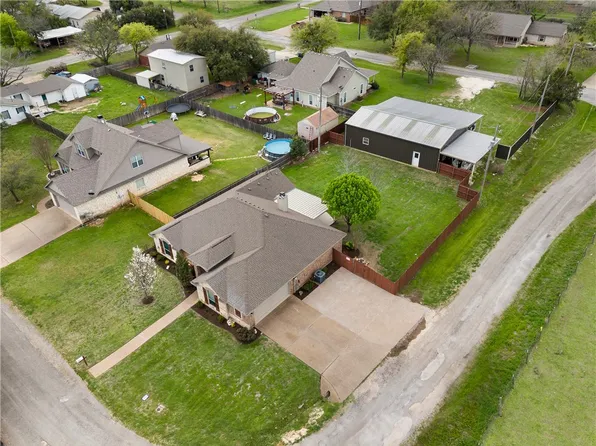 434 N Avenue F, Crawford, TX 76638