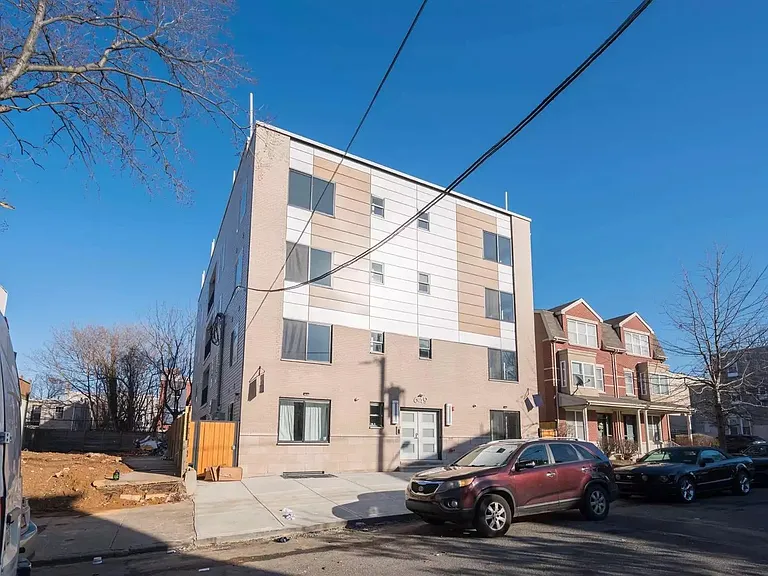 649 N 35th St #202 — Photo 20
