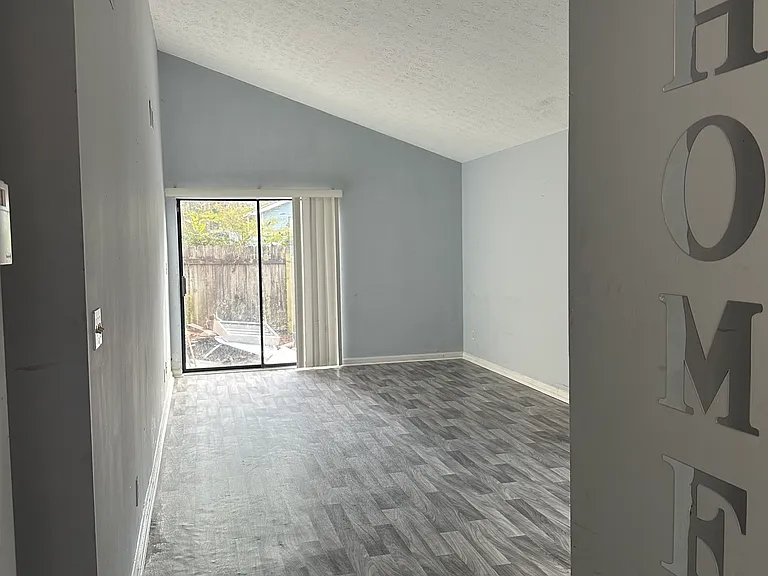 8589 Parkside Dr — Photo 2