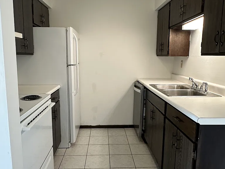 248 E Oak Cliff Ct #5 — Photo 16
