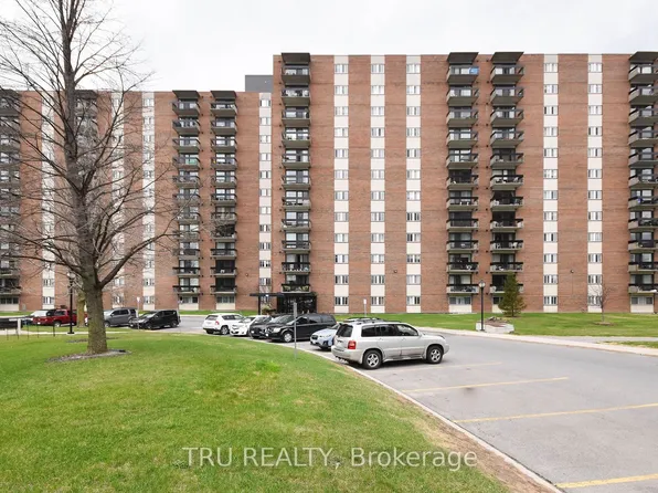 1505 Baseline Rd #807, Ottawa, ON K2C 3L4