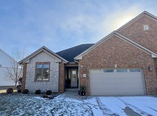 4 Sandstone Ct, Le Claire, IA 52753