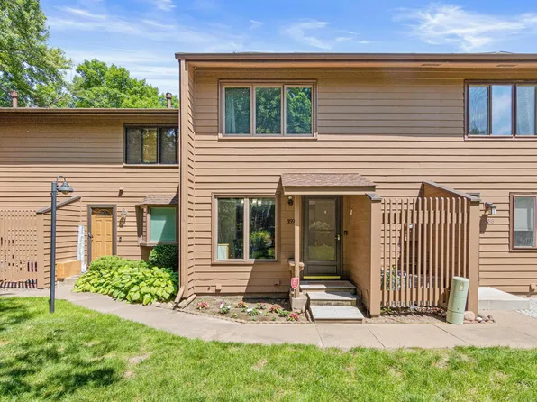 359 W Eagle Lake Dr, Maple Grove, MN 55369