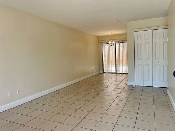 5th image of 2267 Jeffcott St #2271