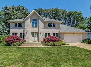 29 Continental Rd, Morris Plains, NJ 07950