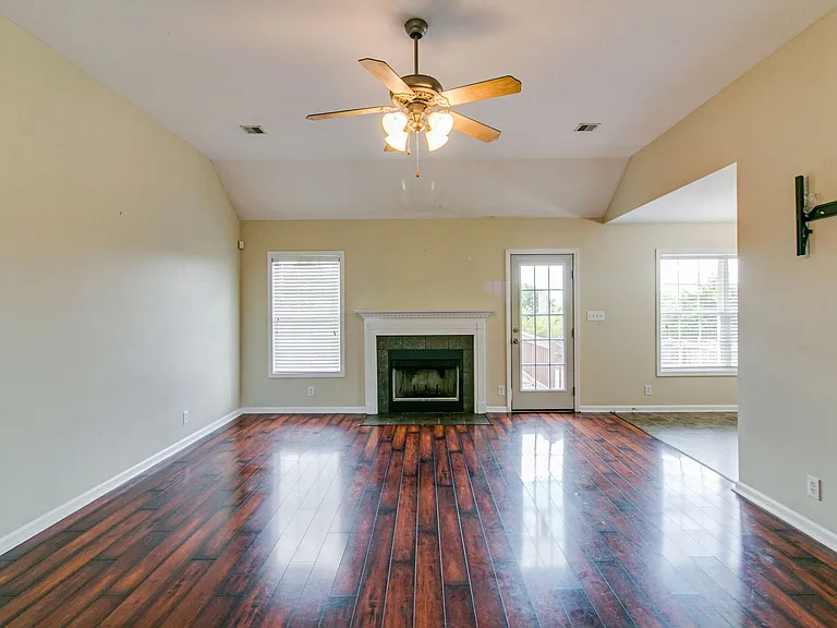 988 Chardea Ct — Photo 9