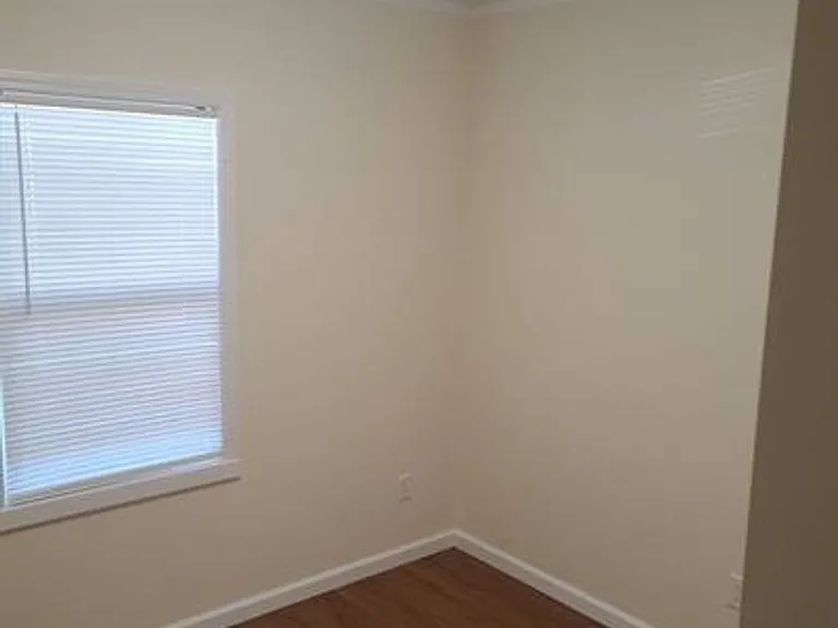 1538 Longfield Ave — Photo 17