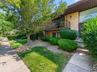 16036 Pine Dr Unit 16036, Tinley Park, IL 60477