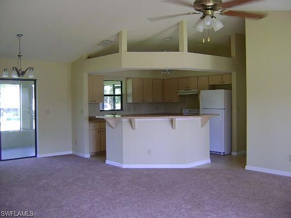 3rd image of 110 NE 20th Pl