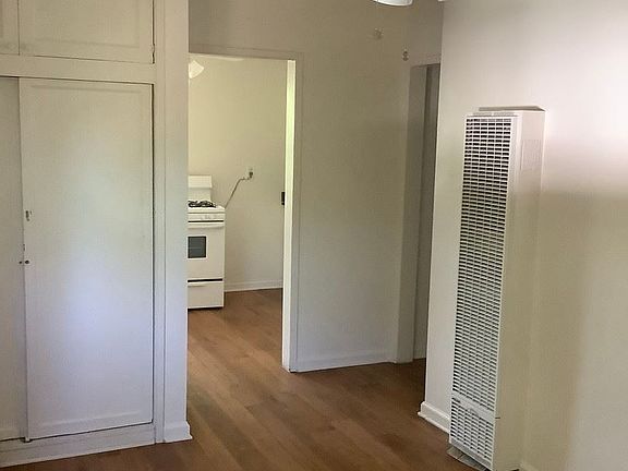 3rd image of 118 S Pacific St APT 37