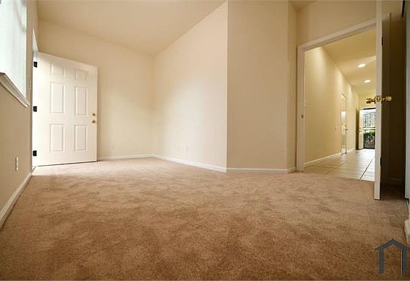 5th image of 7517 Bancroft Ave