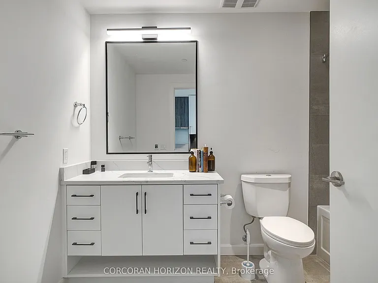 741 King St W #1710 — Photo 19