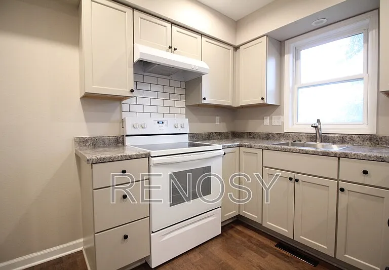 4926 Madison Ave — Photo 8