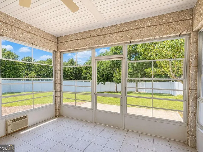 233 Austin Ryan Dr — Photo 19