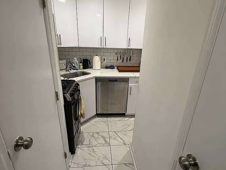 193 Bleecker St #8 — Photo 8