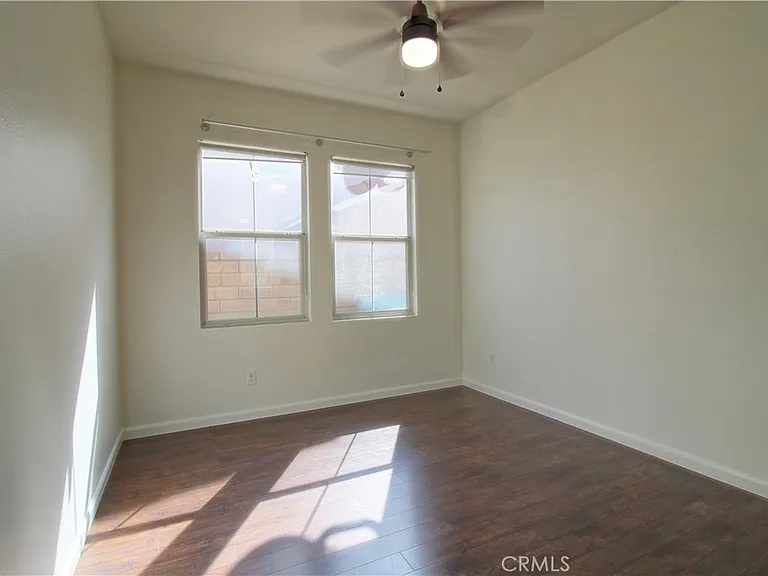 28422 Belleterre Ave — Photo 12