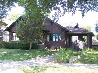 1017 5th St, Fairbury, NE 68352