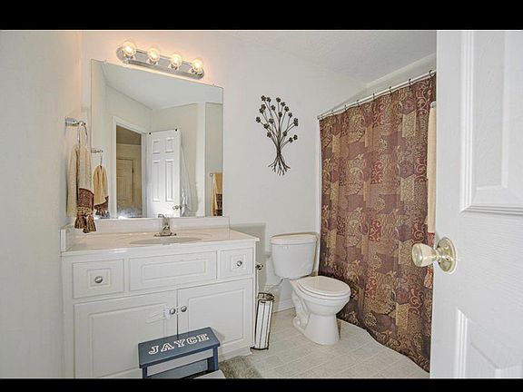 2nd image of 209 Shamrock Dr #209
